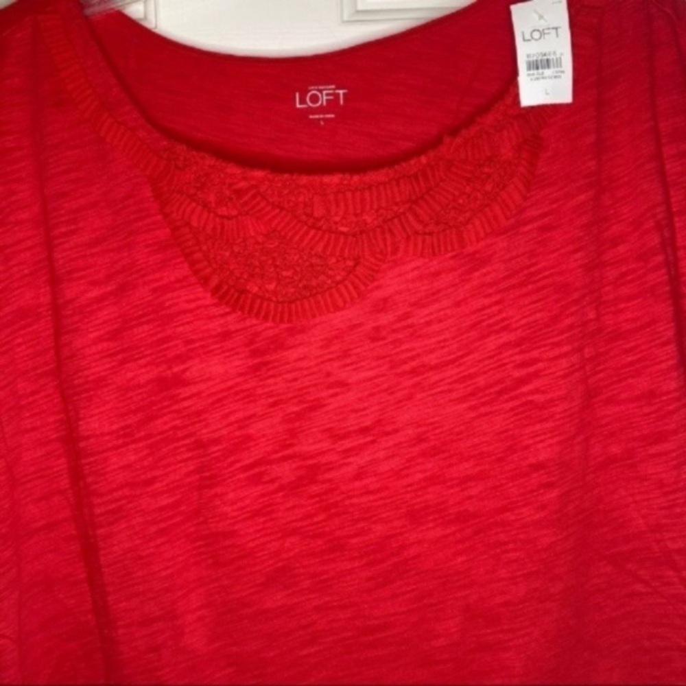 LOFT Red Cap T-Shirt pleated neck size large - Picture 3 of 7